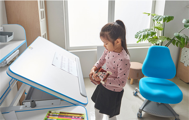 adjustable kids desk